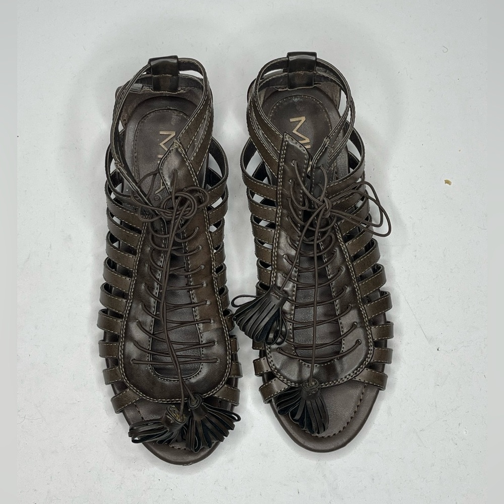 MIA size 7 women flat shoes